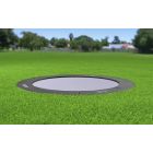 Flatground Trampoline Primus Black 430 cm in de tuin